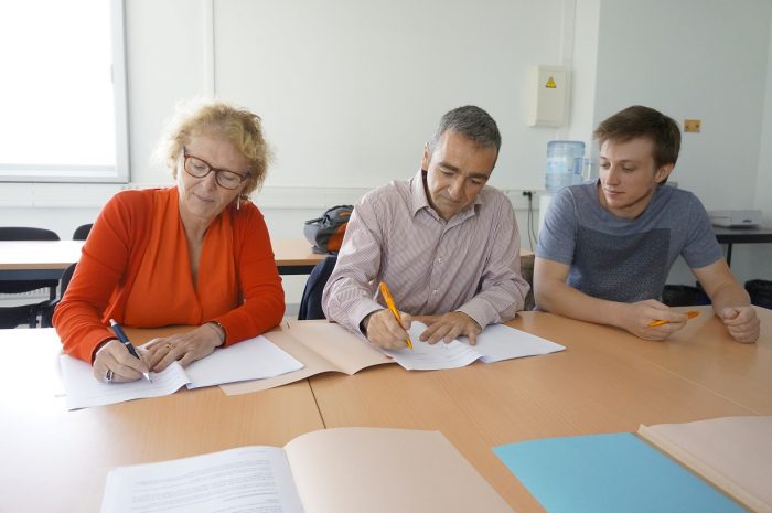 De gauche à droite : Sophie Jullian, Présidente de PULSALYS, Pierre-Yves Nury et Pierre-Alexandre Kofron, co-fondateurs de la startup e-attract